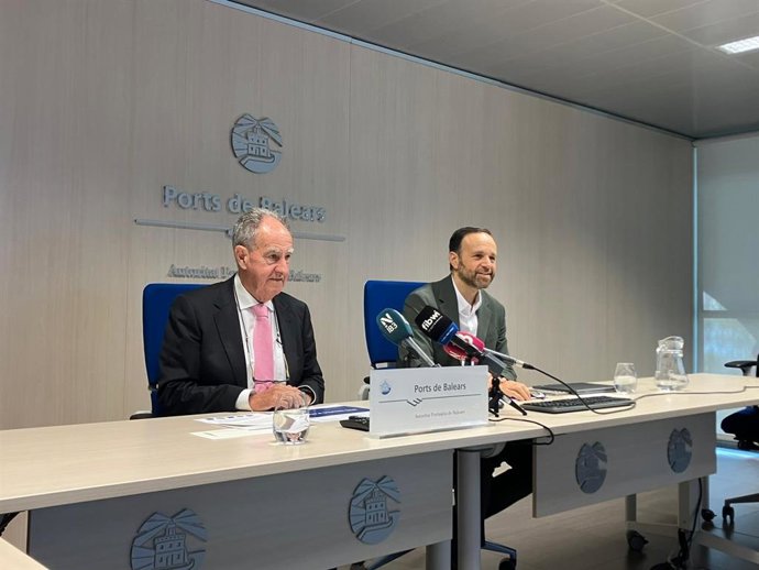 El presidente de la APB, Javier Sanz, este viernes en una rueda de prensa.