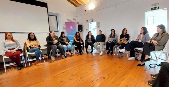 Un total de 87 mujeres en situación de vulnerabilidad participan en un programa para recuperar su autonomía