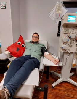 Un donante de sangre en el Centro Regional de Hemodonación (imagen de archivo)