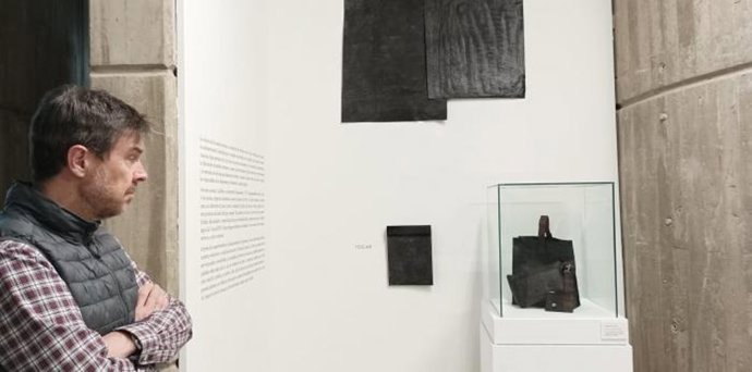 Exposición 'Andrés Jarabo. Cosiendo materia (2000-2025)', en el Museo Pablo Serrano.