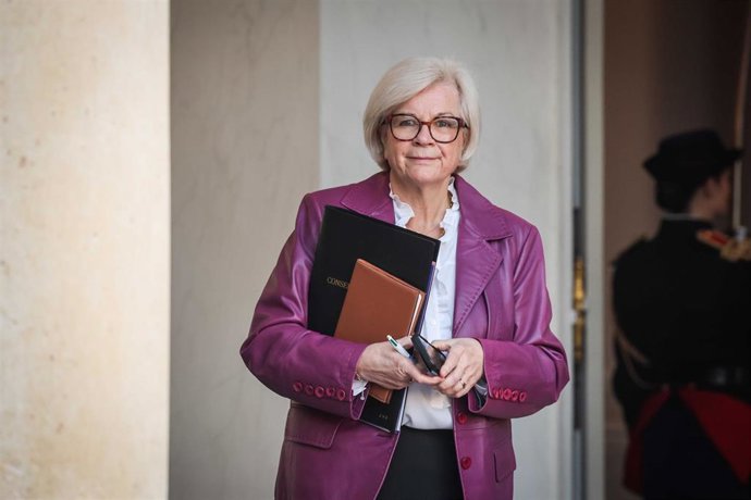Catherine Vautrin, ministra de Fuerzas Armadas de Francia, en una reunión en el Elíseo.