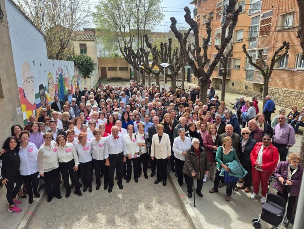 El Hogar de Huesca ha celebrado este viernes cuatro décadas de comunidad y actividades para personas mayores.