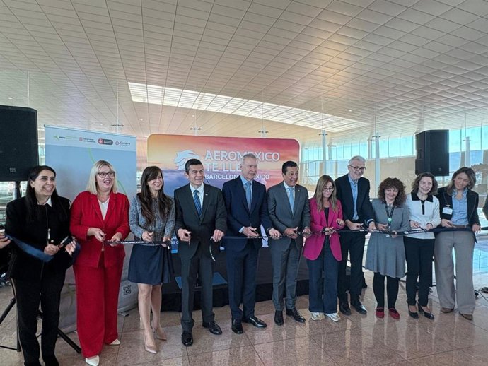 Acto institucional con motivo de la recuperación de la ruta Barcelona-Ciudad de México