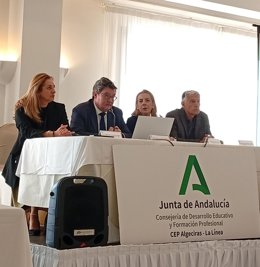 El delegado territorial de Desarrollo Educativo y Formación Profesional en Cádiz, José Ángel Aparicio, en las II Jornadas sobre Trastornos del Espectro Autista celebradas en Algeciras (Cádiz)