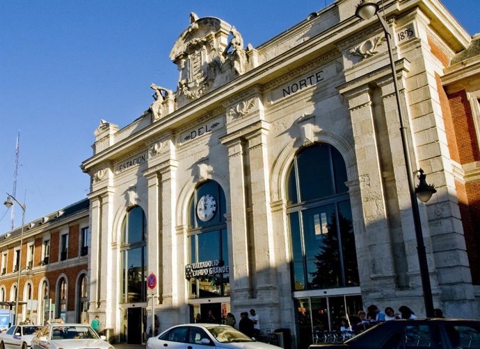 Archivo - Edificio histórico de la estación de trenes Valladolid-Campo Grande.