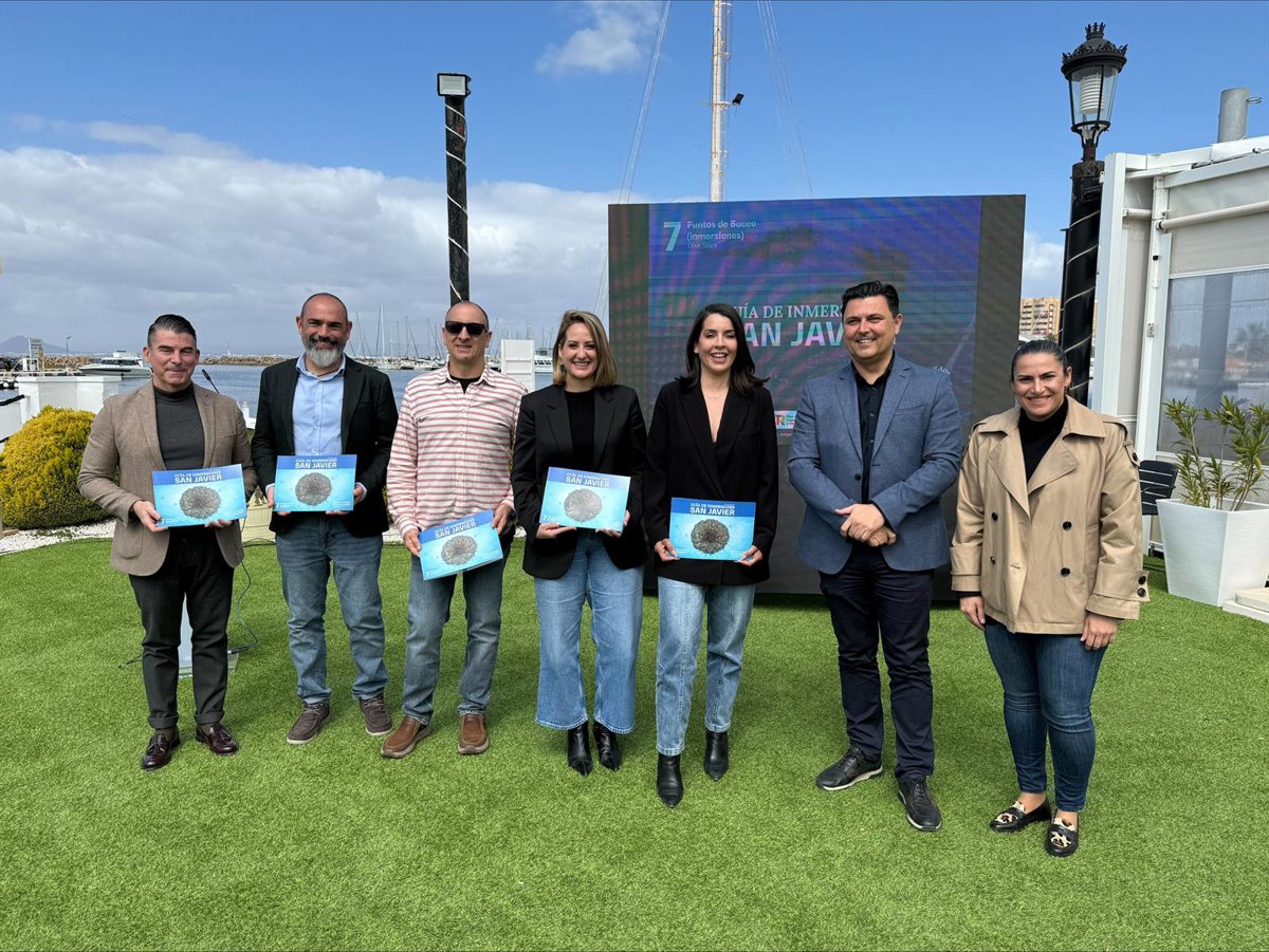 San Javier presenta su primera Guía de Inmersiones en la localidad para descubrir los tesoros de posidonia