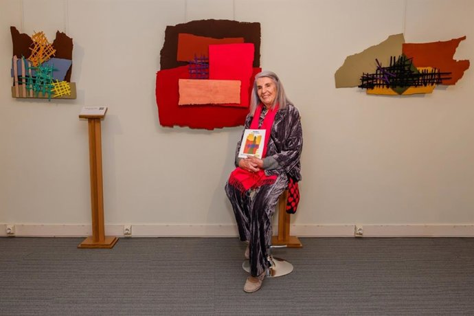 Carmen Bozzano, artista con discapacidad visual, inaugura 'Tramas' en el Museo Tiflológico de ONCE , en Madrid