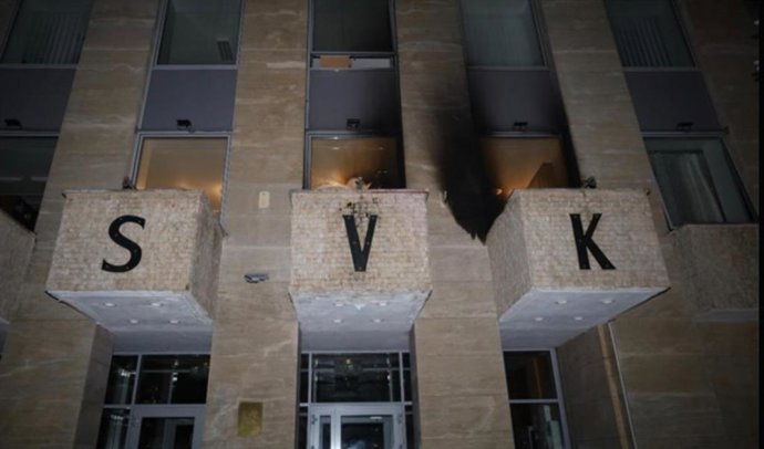 Ataque com coquetéis molotov contra um centro cultural russo na capital da República Tcheca, Praga.