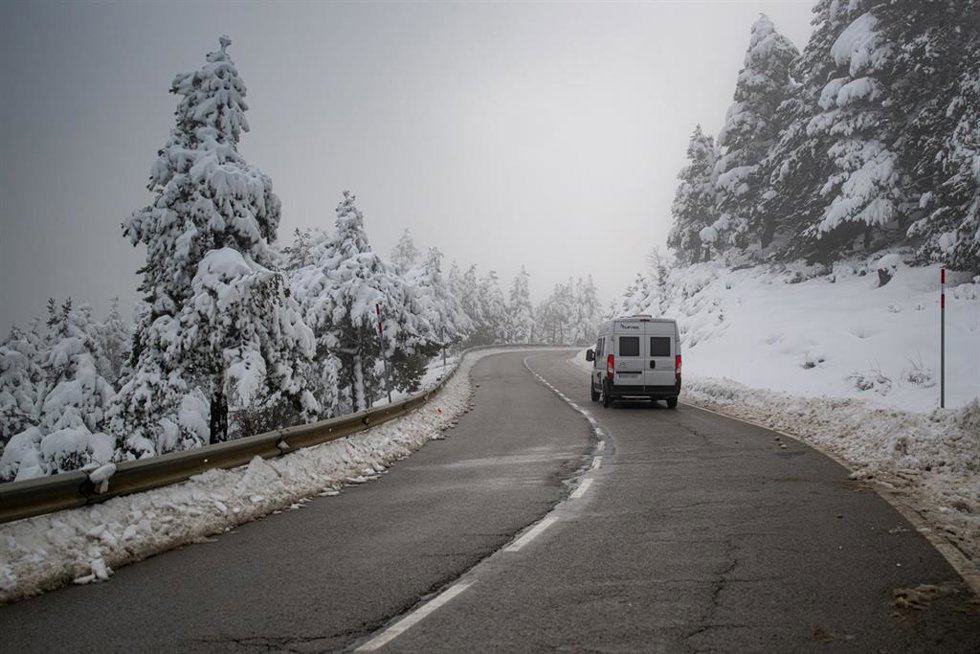 Archivo - Puerto de montaña nevado.
