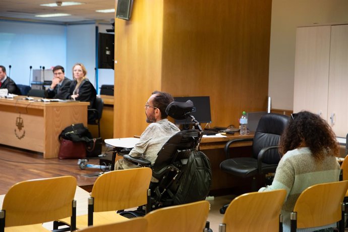 El exdiputado Pablo Echenique comparece ante la Audiencia Provincial de Madrid, a 27 de marzo de 2026, en Madrid (España). 