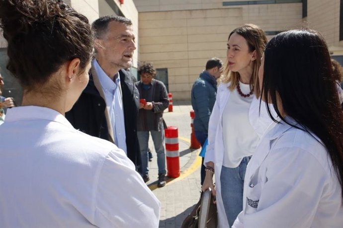 Por Andalucía se ha comprometido con la estabilización laboral de los investigadores biomédicos durante un acto celebrado en Granada con el candidato a las elecciones autonómicas, Antonio Maillo, que ha defendido el registro de una PNL con este fin.