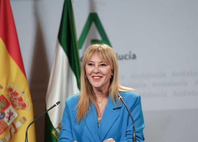 La consejera de Economía, Hacienda, Fondos Europeos y Diálogo Social de la Junta de Andalucía y portavoz del Gobierno, Carolina España