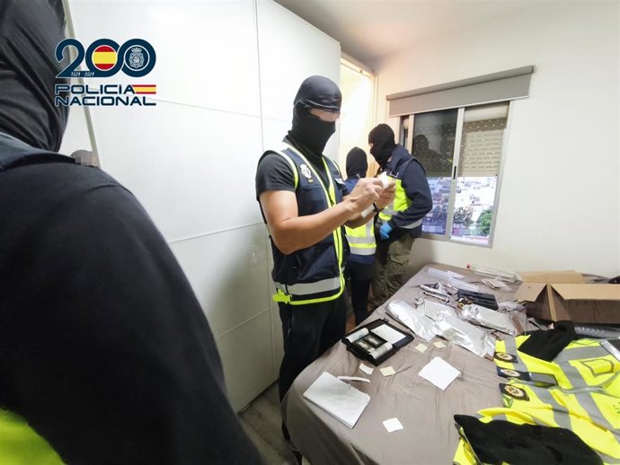 Uno de los registros realizados por la Policía Nacional en una operación contra el tráfico de drogas en Las Palmas de Gran Canaria