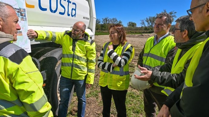 La consellera de Territorio, Vivienda y Transición Ecológica de la Generalitat, Sílvia Paneque, en una visita en Peralada