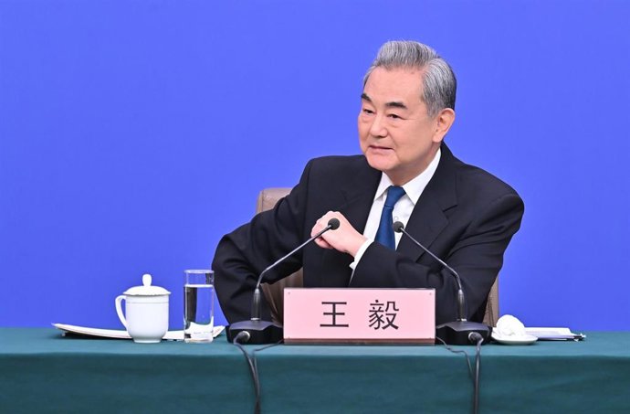 Ministro de Exteriores de China, Wang Yi, en una rueda de prensa desde Pekín.