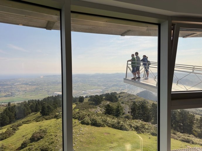 El Monumento al Indiano de Peña Cabarga abrirá su mirador superior en Semana Santa