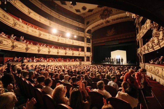 Imatge de públic de teatre