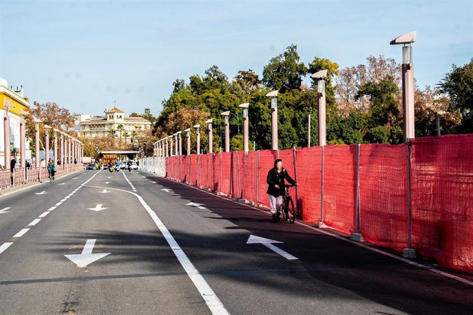 Archivo - Imagen del Punte de San Telmo de Sevilla.