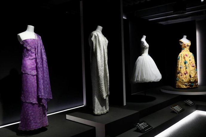 El Museo Cristóbal Balenciaga acoge hasta el 22 de febrero del próximo año la muestra 'The Givenchiaga Family'