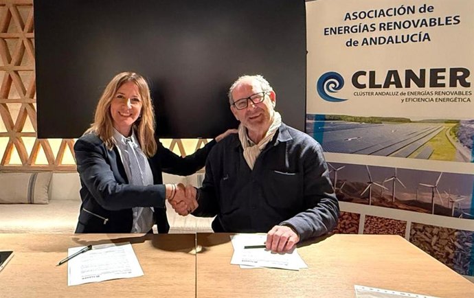 Firma de acuerdo de colaboración entre la Asociación de Energías Renovables de Andalucía (Claner) y la Asociación de Empresas de Mantenimiento de Energías Renovables (Aemer).