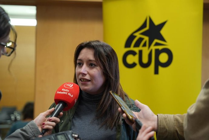 Laure Vega en declaracions als mitjans per l'acte a Sabadell (Barcelona)