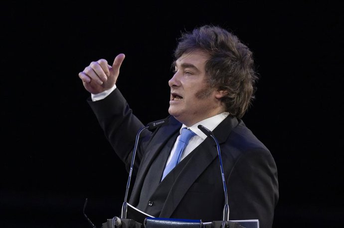 14 de março de 2026, Madri, Espanha: O presidente da Argentina, Javier Milei, fotografado durante a cerimônia de encerramento do Fórum Econômico de Madri, no Palácio de Vistalegre.