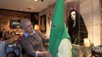 Los cofrades apuran las últimas compras y arreglos para tener todo a punto para Semana Santa