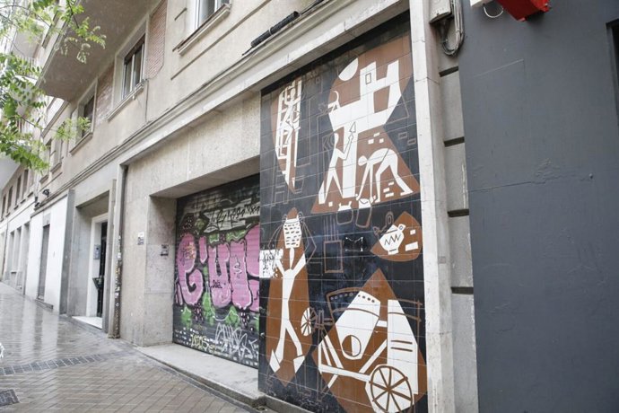 Mural atribuido a César Manrique en la calle Santa Cruz de Marcenado