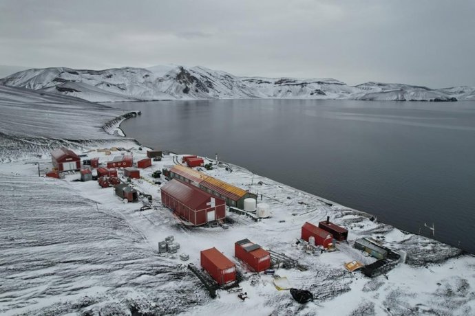 Base antártica en la isla Decepción.