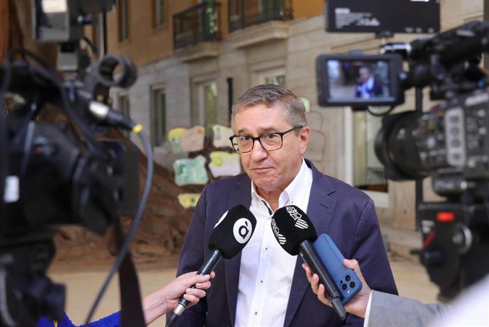 El conseller de Economía, Hacienda y Administración Pública de la Generalitat, José Antonio Rovira