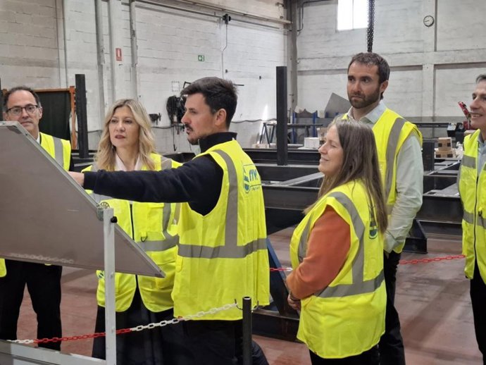 La vicepresidenta durante la visita.