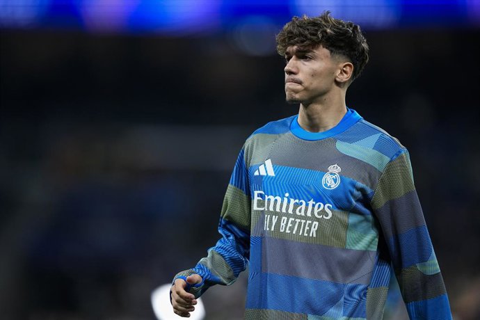 Thiago Pitarch of Real Madrid CF looks on during the UEFA Champions League 2025/26 Round of 16 First Leg match between Real Madrid C.F. and Manchester City at Bernabeu stadium on March 11, 2026, in Madrid, Spain.