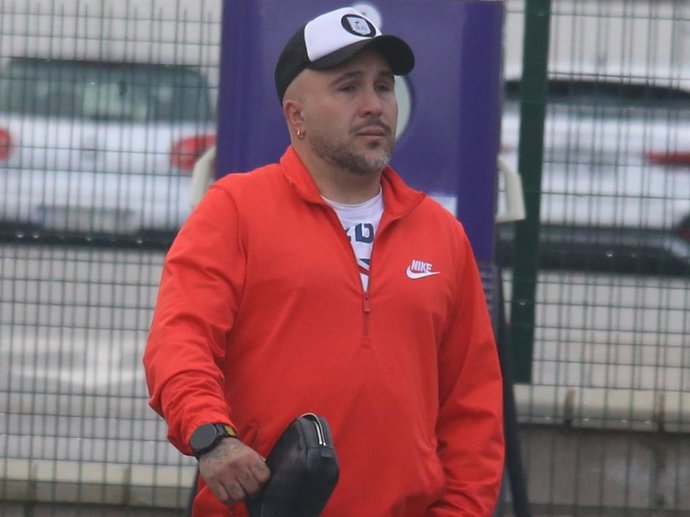 Archivo - Kiko Rivera a la salida de un centro comercial en Sevilla.