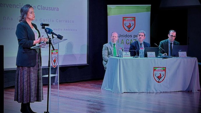 La consejera de Sostenibilidad y Medio Ambiente de la Junta de Andalucía, Catalina García, este sábado en Archidona (Málaga) en la Asamblea anual de la Federación Andaluza de Caza (FAC).