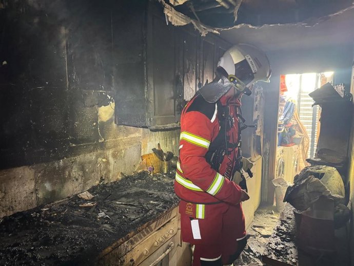 BomberosCM tras extinguir el incendio.