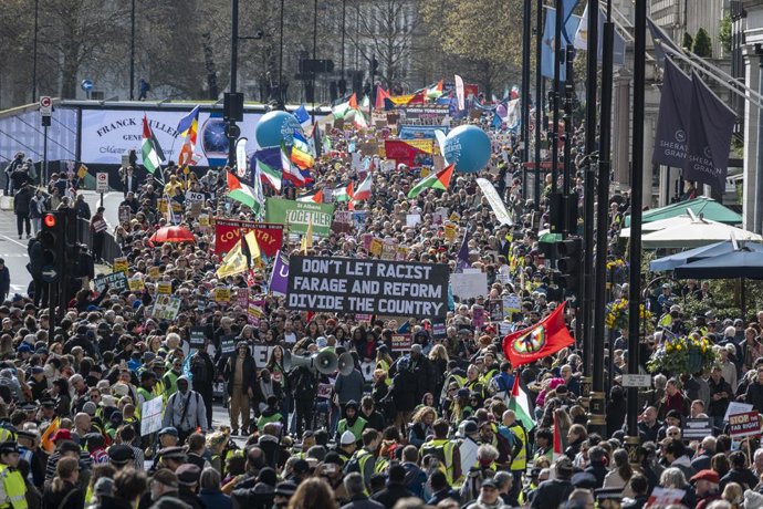 March 28, 2026, London, London, UK: LONDON, UK.  People take part in the Together Alliance march from Park Lane to a rally in Whitehall.  Tens of thousands of people, from a variety of different civil society groups, are attending to protest against the r