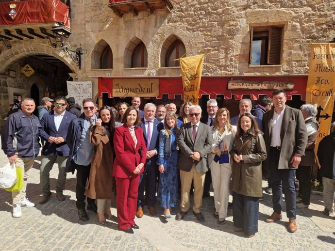 El Departamento de Agricultura, Ganadería y Alimentación del Gobierno de Aragón destaca el potencial vitivinícola del Matarraña en la XXV Feria del Vino de Cretas.