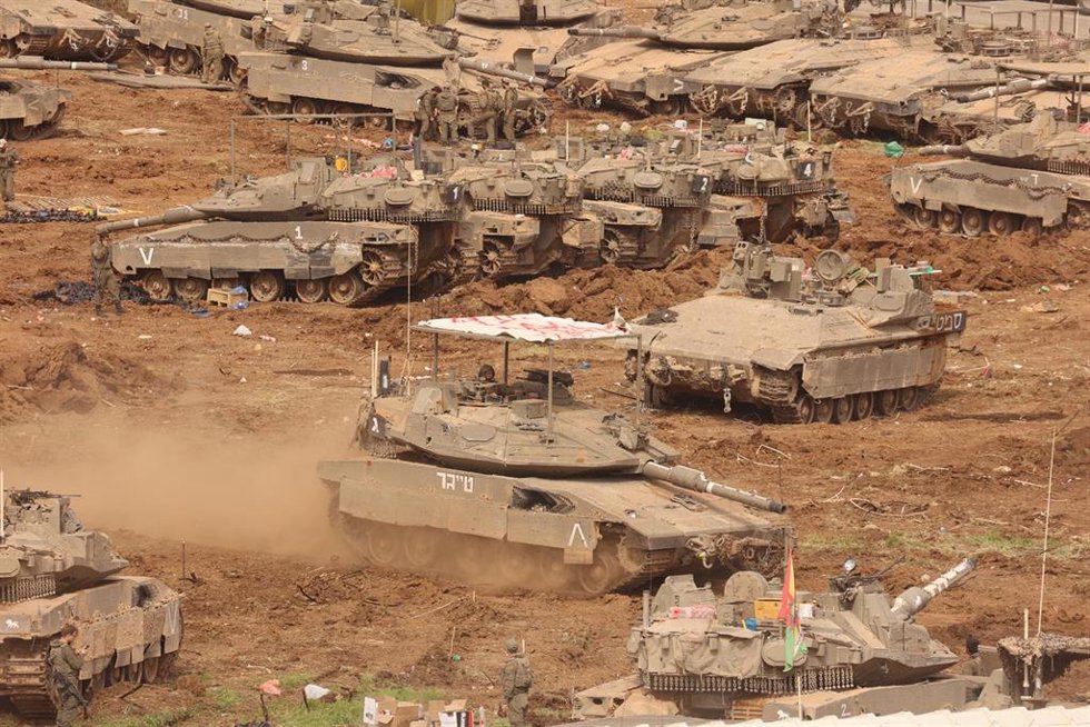 Tropas israelíes en la frontera norte con Líbano