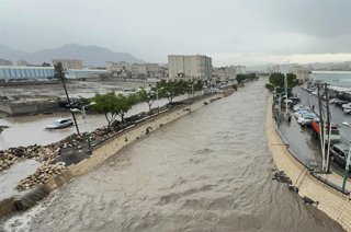 Archivo - Inundaciones por fuertes lluvias en Saná, la capital de Yemen (archivo)