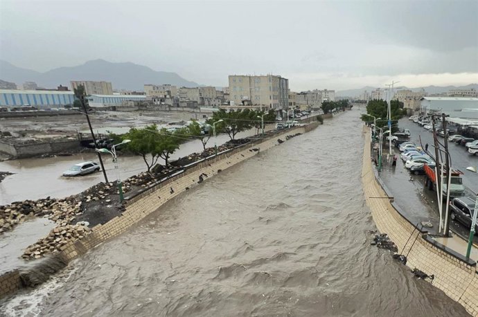 Archivo - Inundaciones por fuertes lluvias en Saná, la capital de Yemen (archivo)