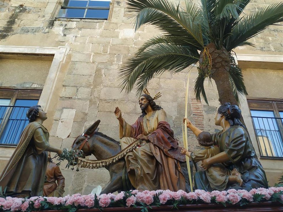 Archivo - La Burrina abre los desfiles en Cáceres este Domingo de Ramos, con tres procesiones más por la tarde