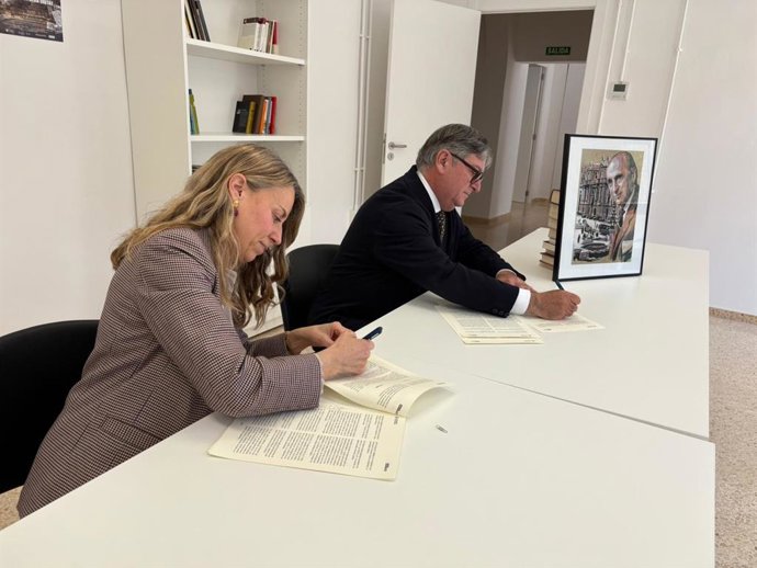 El Ayuntamiento de València y la Fundación Goerlich acuerdan reforzar la oferta cultural en el Centro Cívico de Aiora