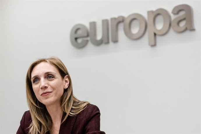 La alcaldesa de Alcorcón y vicepresidenta de la Comisión contra la Violencia de Género de la FEMP, Candelaria Testa, durante una entrevista para Europa Press