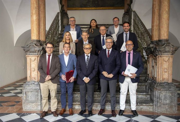 Firma de convenios de la Diputación de Córdoba con nueve municipios para gestión de residuos y limpieza
