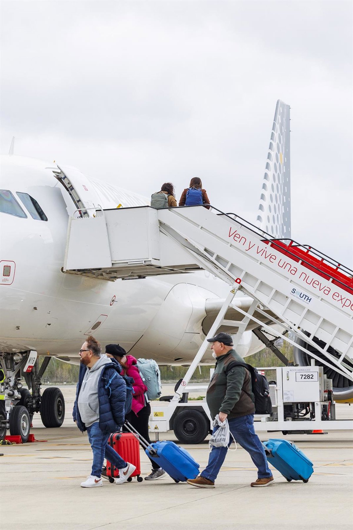Por La Rioja critica que el aeropuerto es el reflejo de que nuestra ccaa sigue sin infraestructuras adecuadas