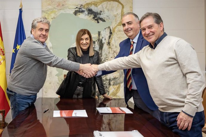 El Gobierno y el Ayuntamiento de Reinosa formalizan la cesión de cinco viviendas para alquiler asequible