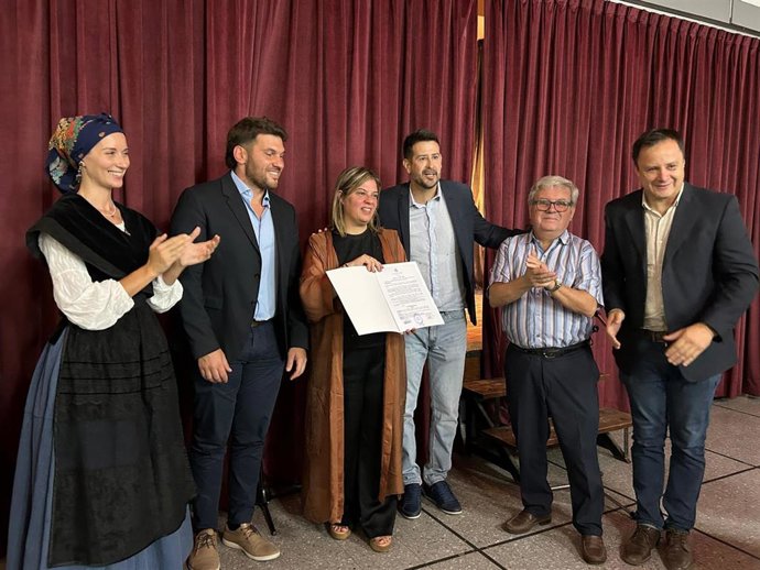 Gimena Llamedo, en el centro