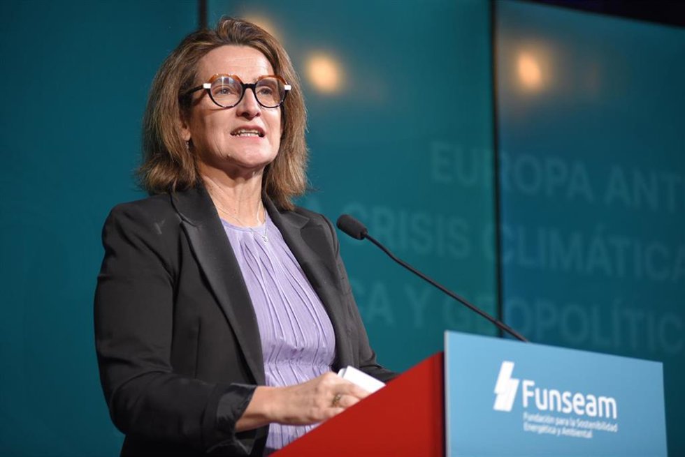 Archivo - La vicepresidenta ejecutiva para una Transición Limpia, Justa y Competitiva de la Comisión Europea, Teresa Ribera, interviene durante el XIV Simposio Empresarial Internacional Funseam, a 2 de febrero de 2026, en Barcelona, Catalunya (España). 