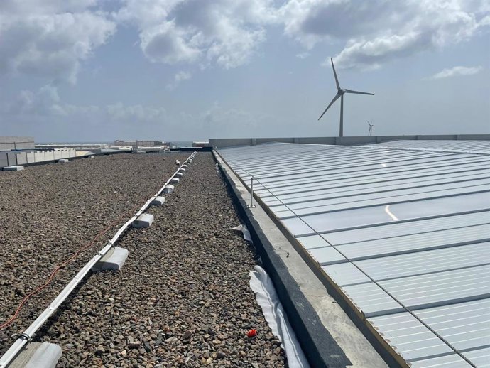 Cubierta nave de nueva construcción en el Parque Industrial de Arinaga, en Gran Canaria