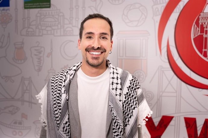 El español Sergio Amante es politólogo y miembro de las Juventudes Socialistas de Andalucía.